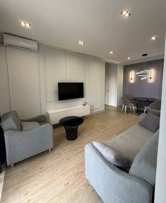 Furnished 2-Bedroom Apartment in Kentron photo 1 of 8