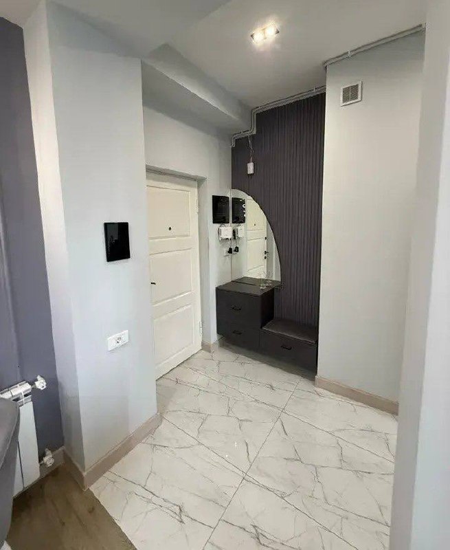 Furnished 2-Bedroom Apartment in Kentron photo 5 of 8