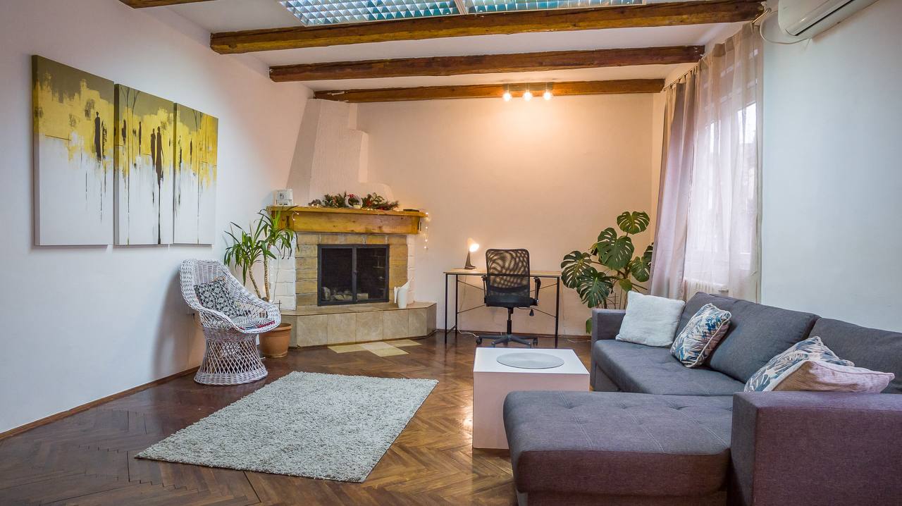 1-Bedroom Apartment on Molerova Street photo 1 of 5