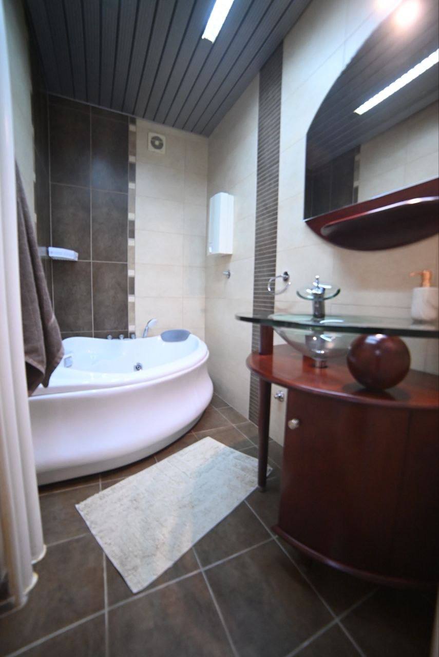 2-Bedroom Apartment in Novi Beograd photo 5 of 5