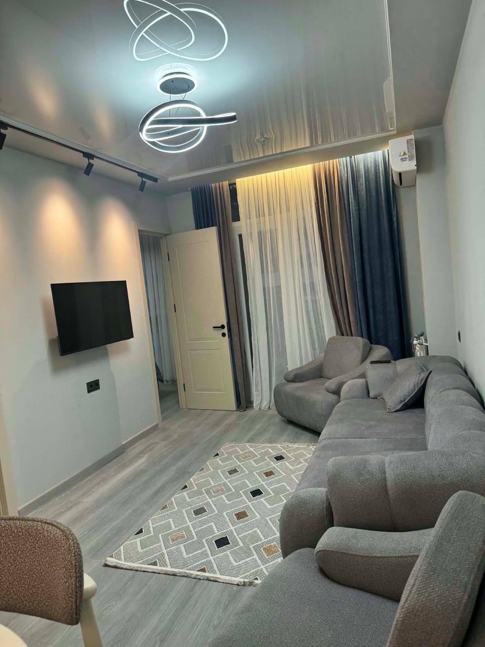 Furnished Apartment on Shartava Street photo 2 of 6