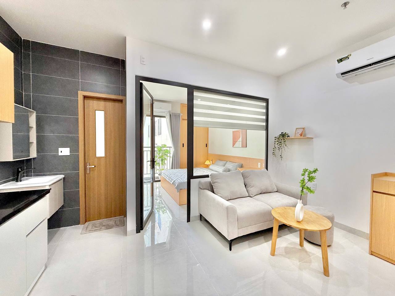 1-Bedroom Apartment in Son Tra photo 2 of 8