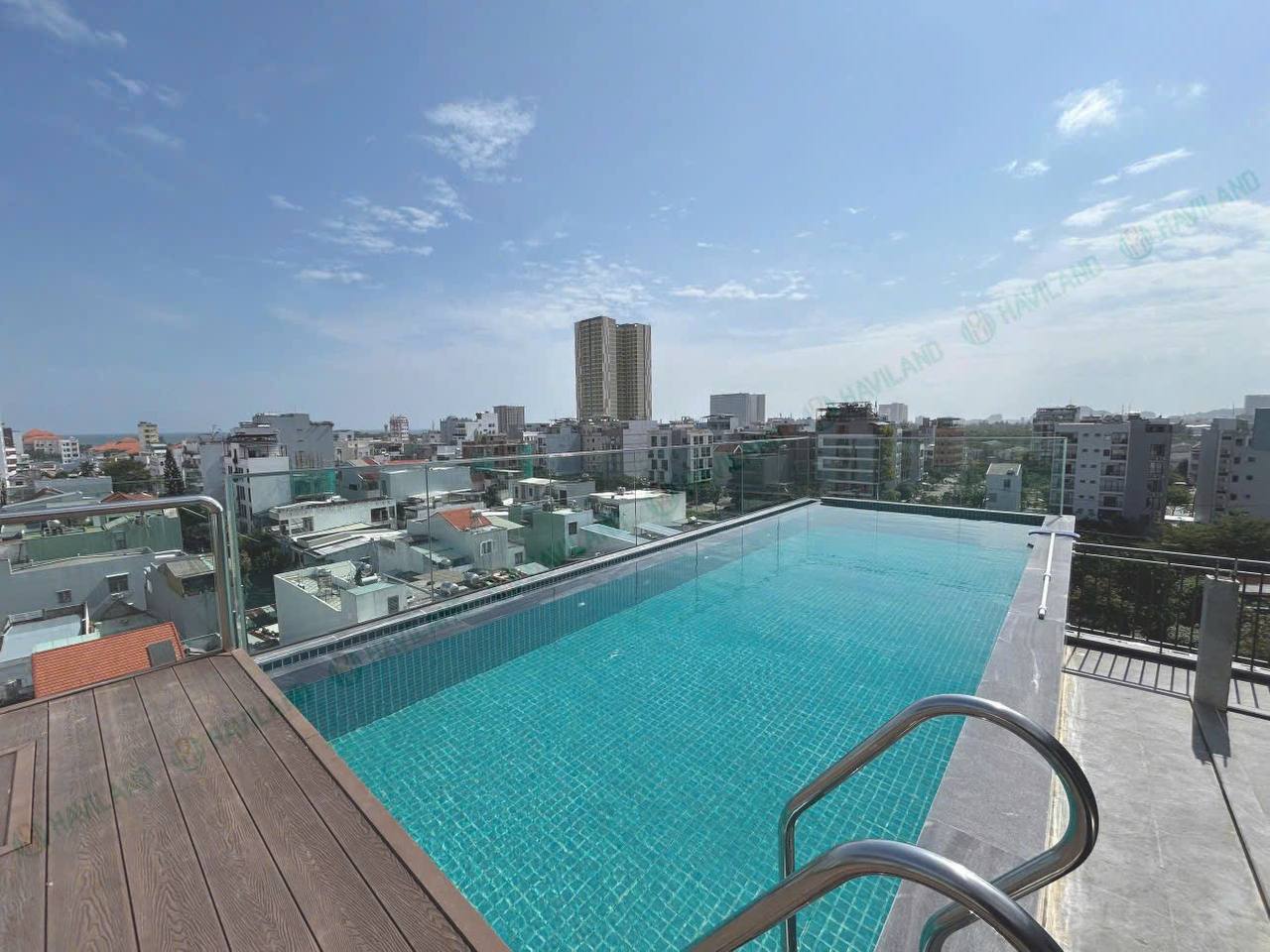 Luxury 1-Bedroom Apartment with Pool and Gym photo 6 of 7