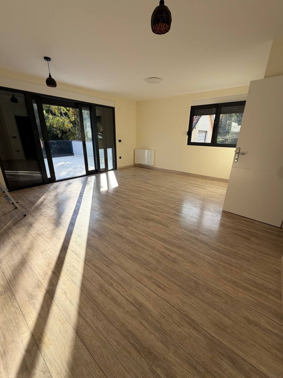 Five-Bedroom House in Zemun photo 3 of 8