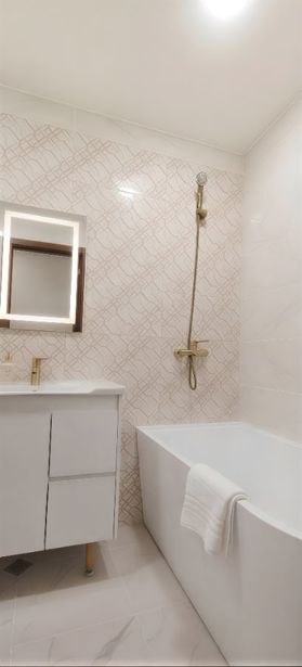 Furnished Two-Bedroom Apartment Near Vazha-Pshavela Metro photo 6 of 8