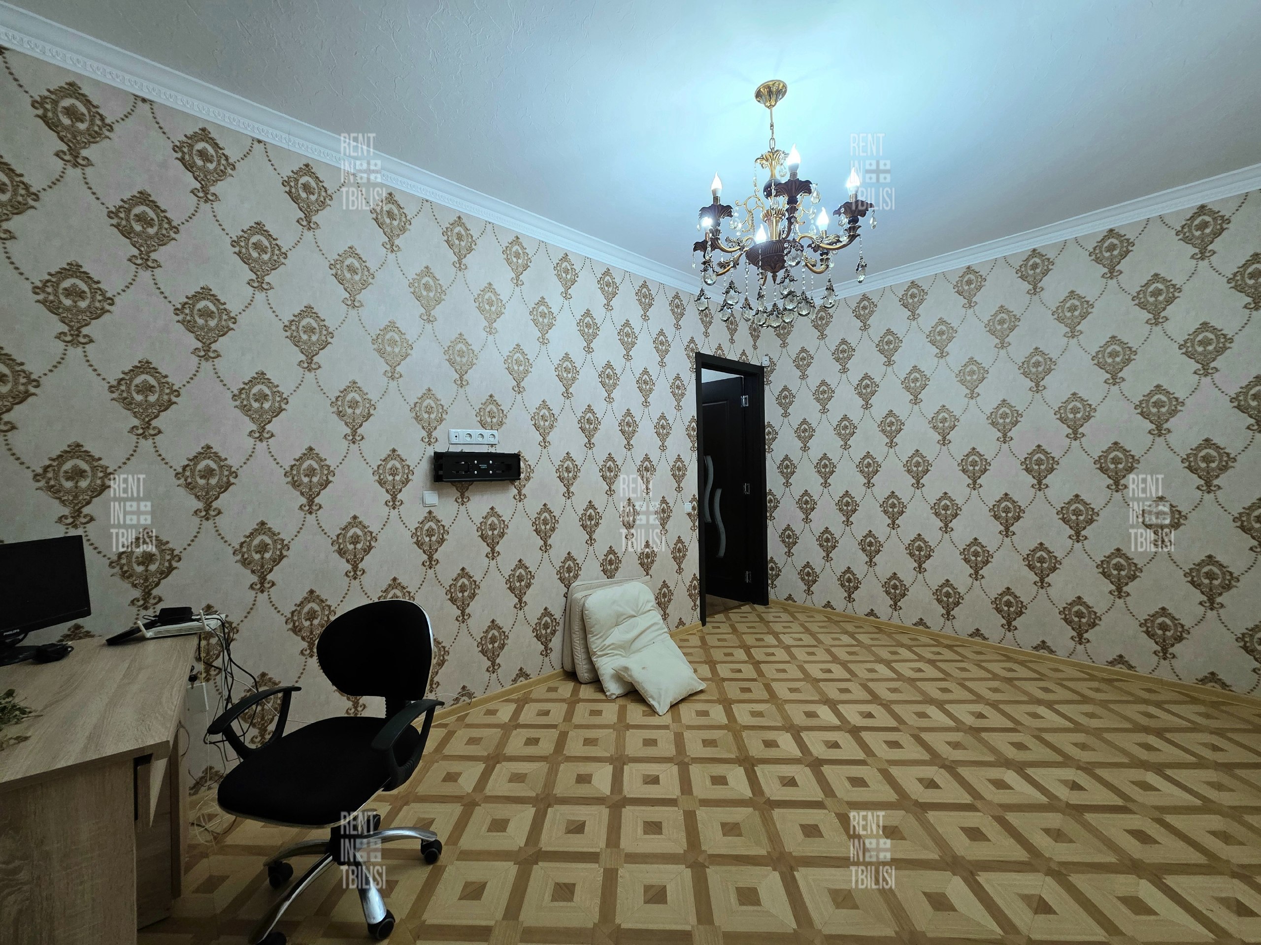 2-Bedroom House in Tskneti photo 2 of 8