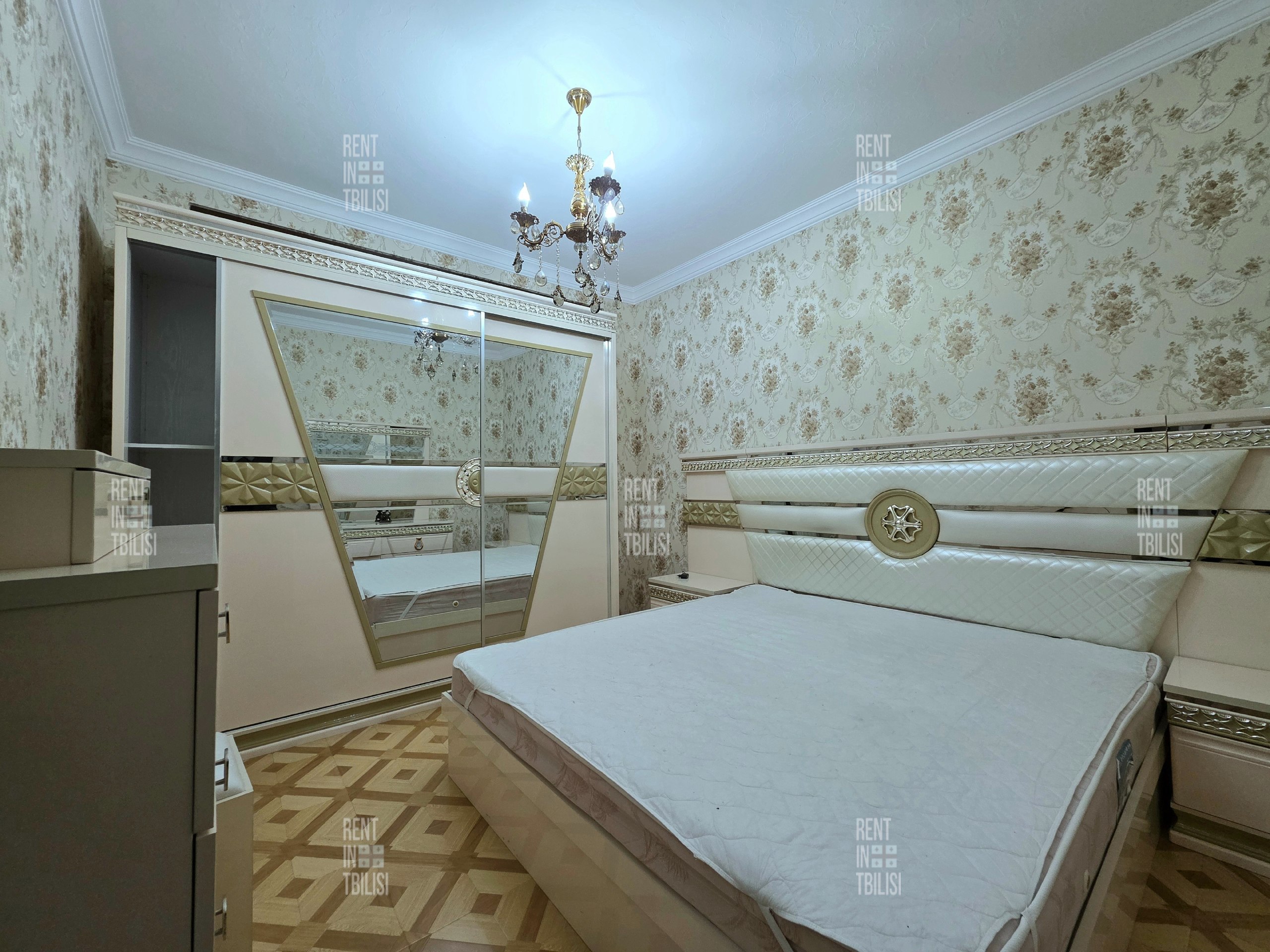 2-Bedroom House in Tskneti photo 3 of 8