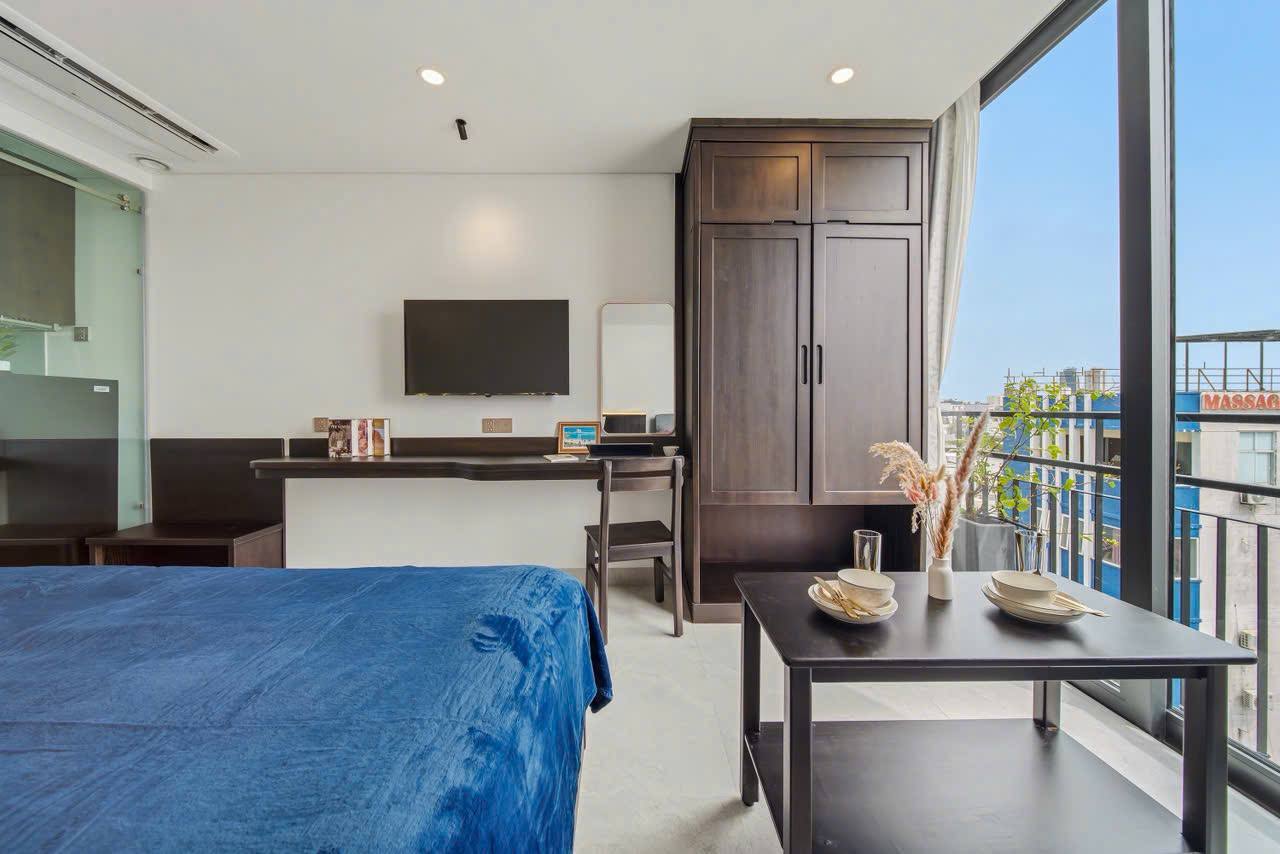 Brand-New Studio with Infinity Pool and Bathtub photo 7 of 8