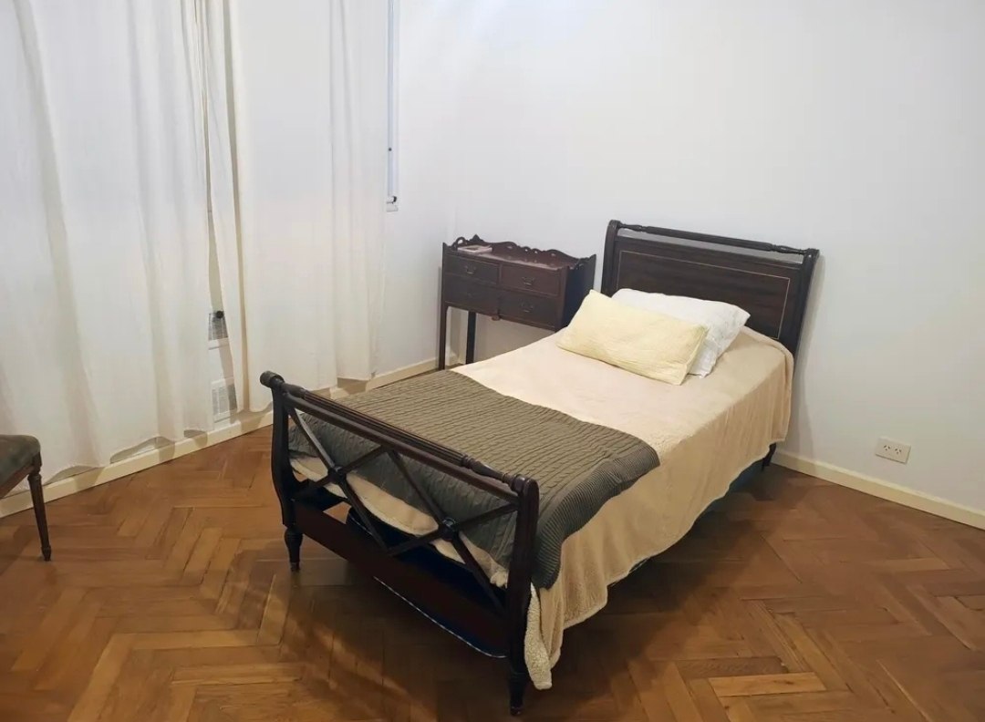 Четырёхкомнатная квартира с балконом в Реколете photo 6 of 8