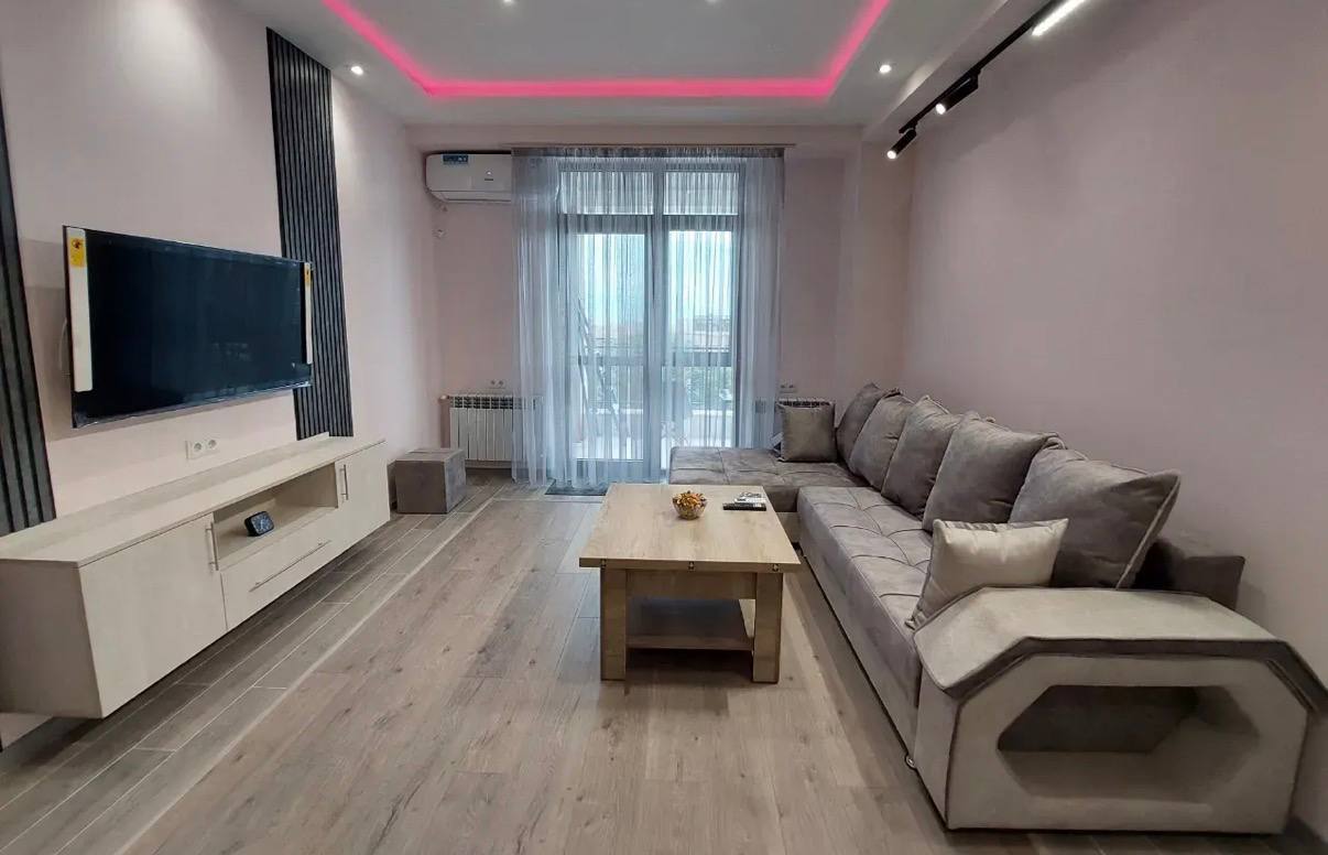 Furnished 2-Room Apartment in Kentron photo 1 of 8