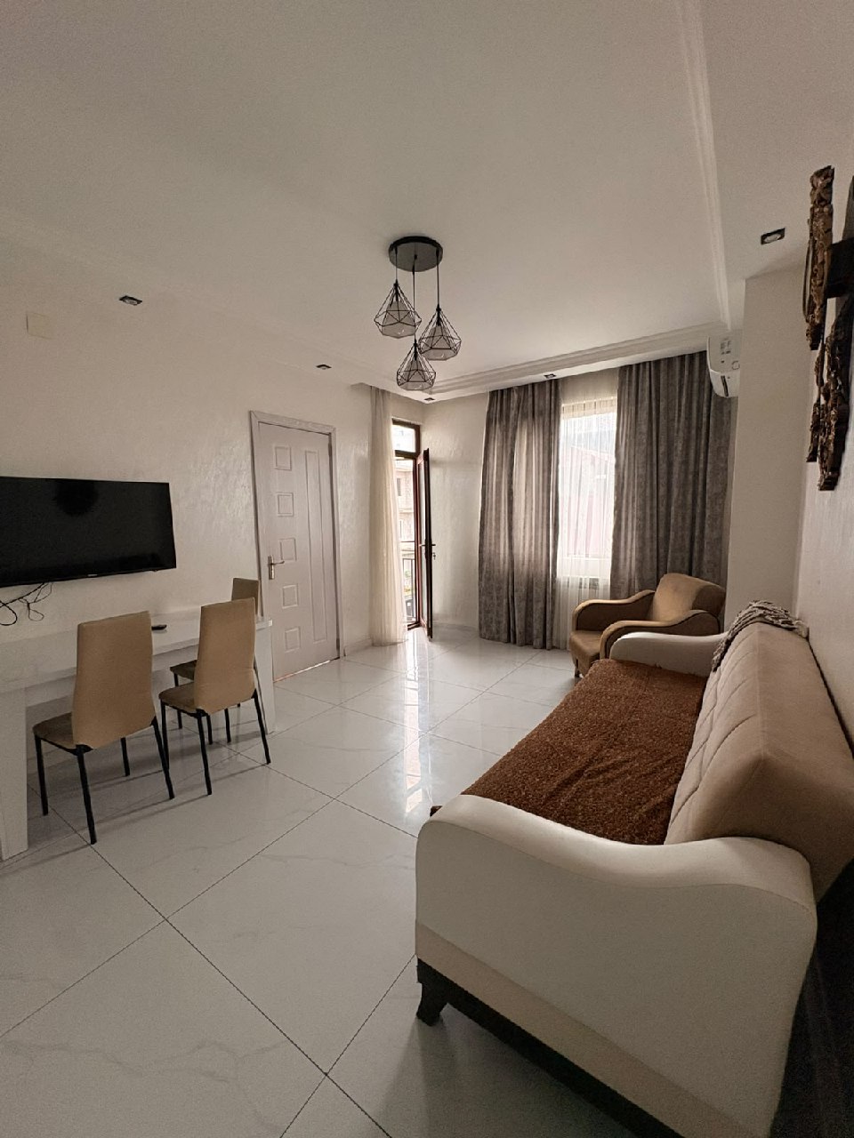 Renovated 2-Bedroom Apartment in Batumi photo 1 of 8