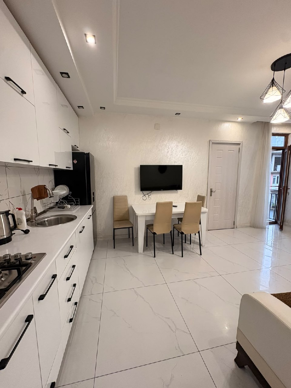 Renovated 2-Bedroom Apartment in Batumi photo 2 of 8