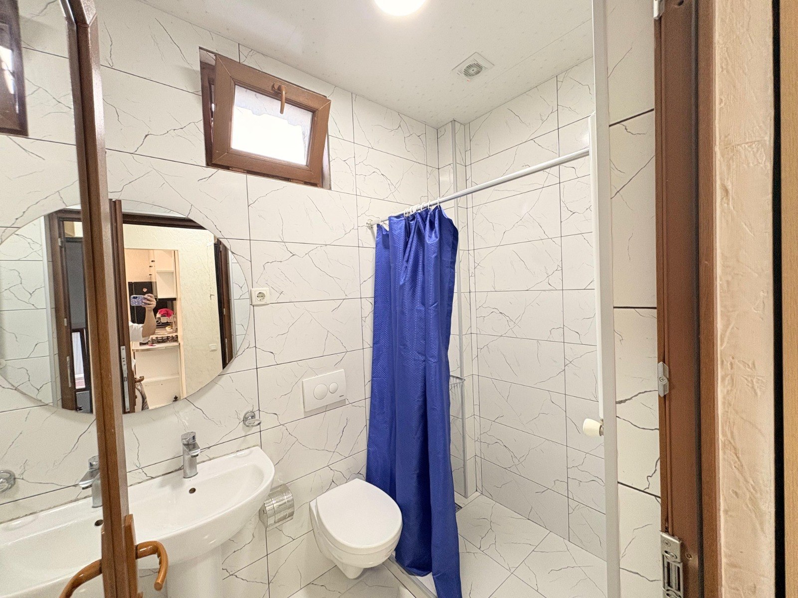 Renovated 2-Bedroom Apartment in Batumi photo 8 of 8