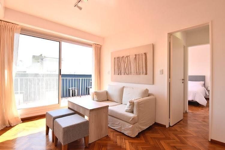 Furnished 1-Bedroom Apartment with Balcony in Recoleta photo 4 of 8