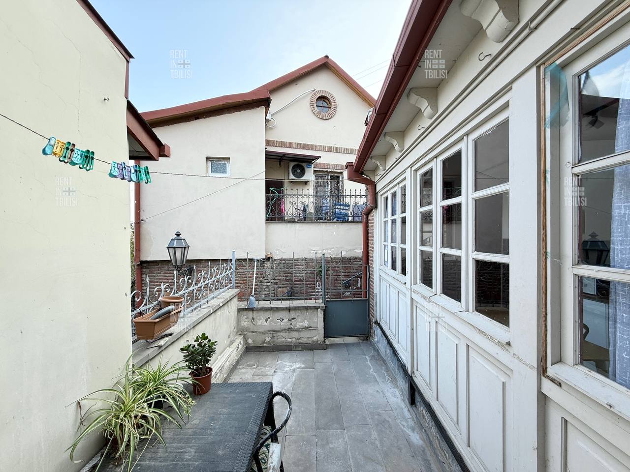 One-Bedroom Apartment in Sololaki photo 4 of 8