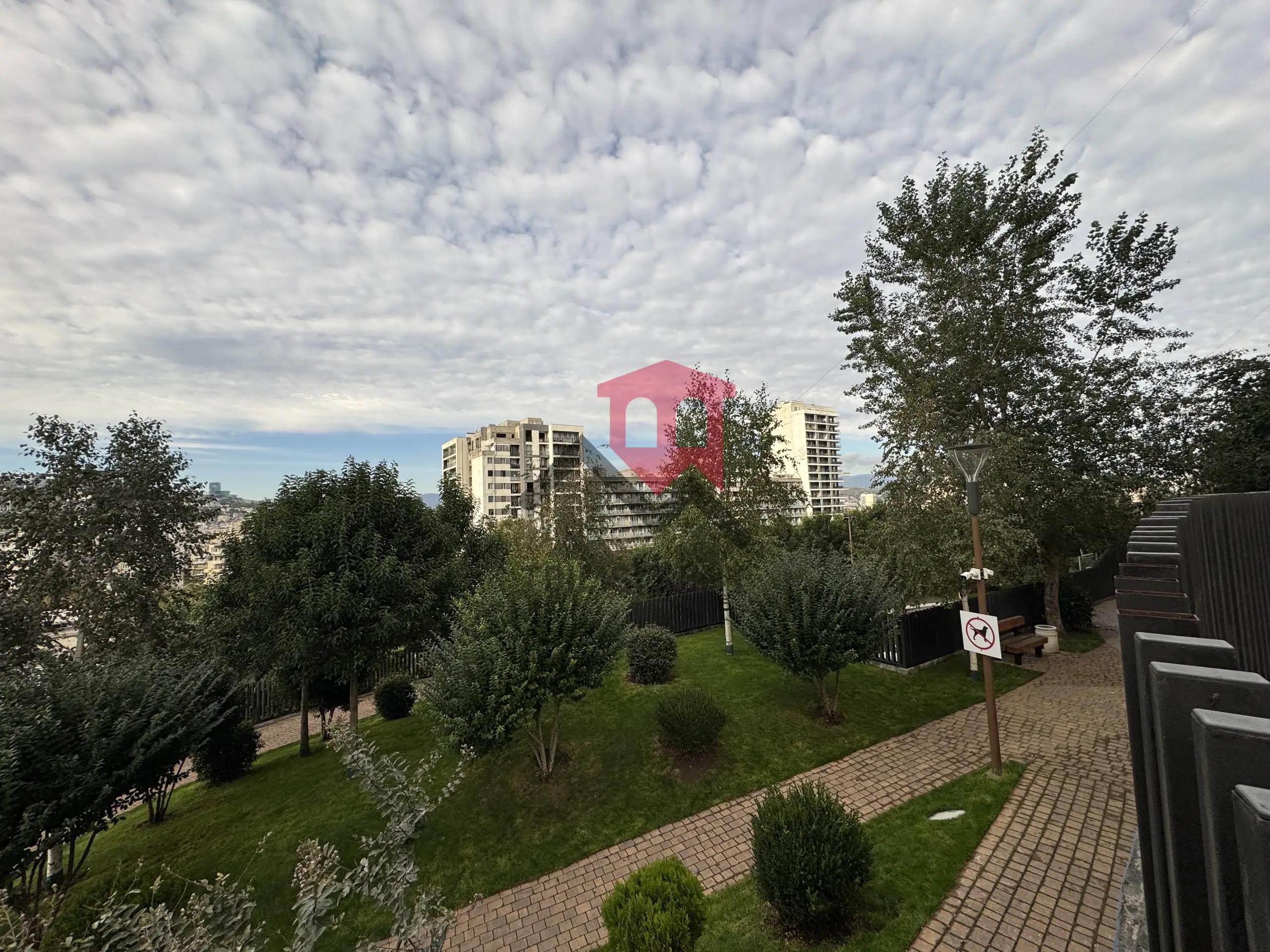 Просторная 3-комнатная квартира в Сабуртало photo 8 of 8
