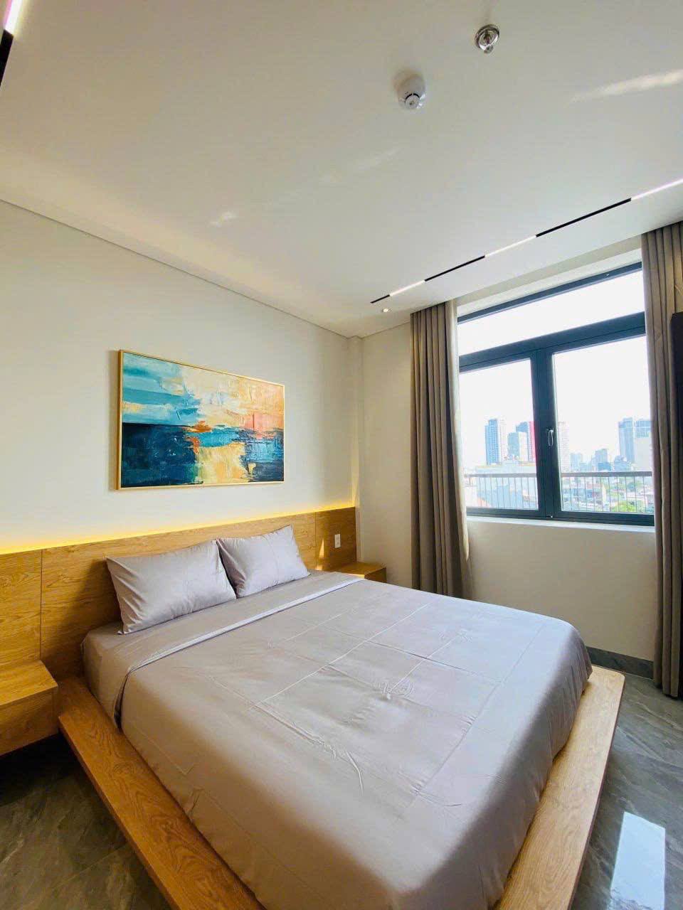 Modern 1-Bedroom Penthouse Apartment photo 8 of 8