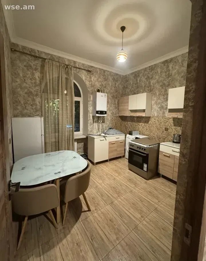 1-Bedroom Apartment in Kentron photo 8 of 8