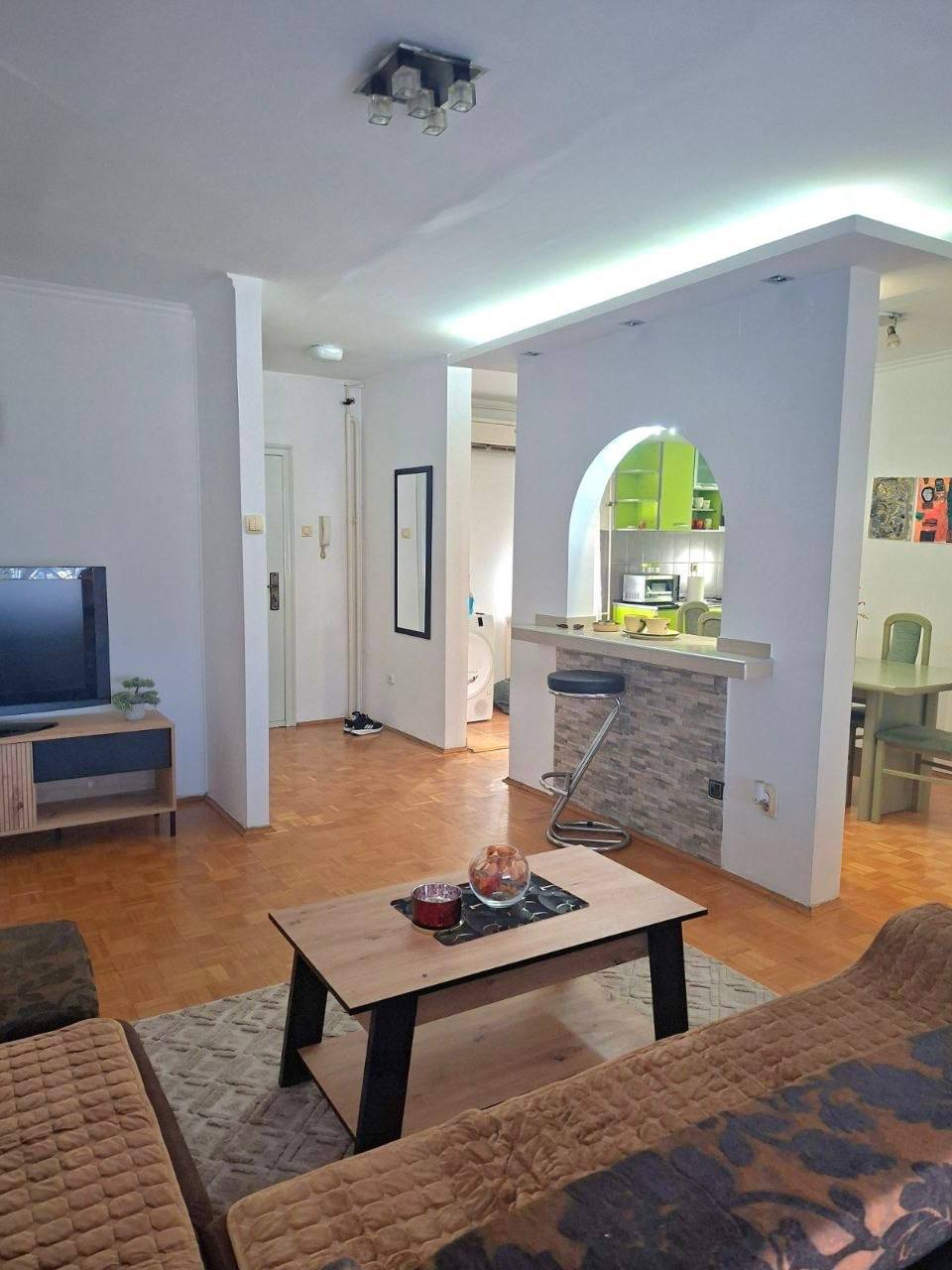 Two-Bedroom Apartment in Novi Beograd photo 1 of 7