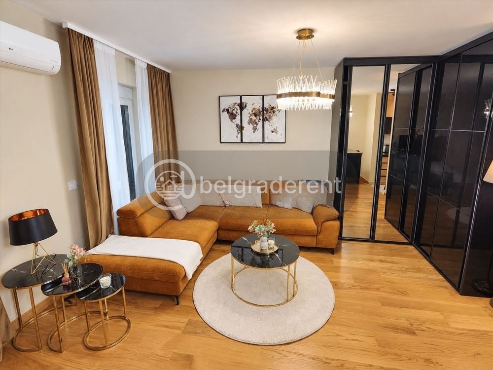 1.5-Room Apartment in Novi Beograd photo 1 of 8