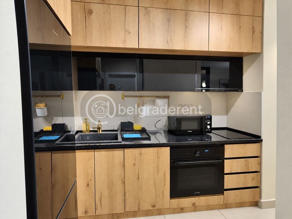 1.5-Room Apartment in Novi Beograd photo 7 of 8