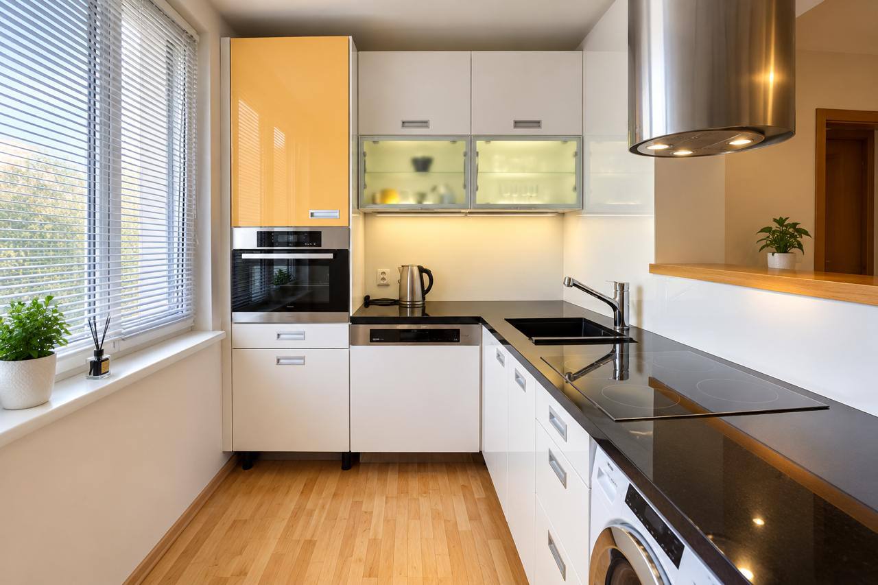 Furnished 2-Bedroom Apartment with Parking in Prague 6 photo 1 of 8