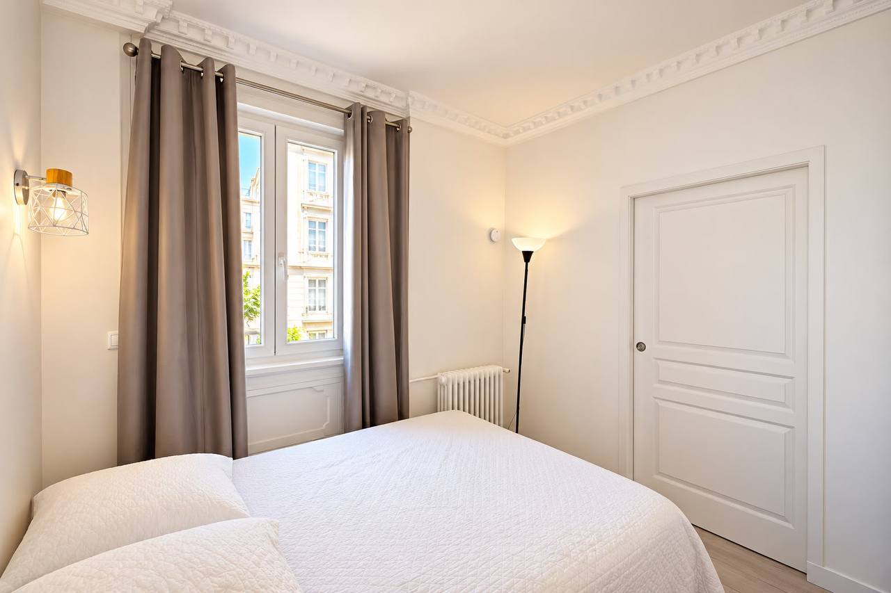 2-Room Apartment in Paris 15th photo 3 of 4