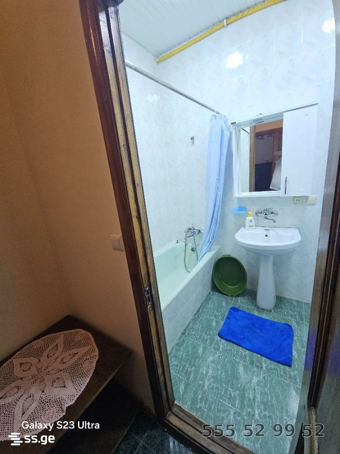 2-Room Apartment for Rent in Batumi photo 6 of 8