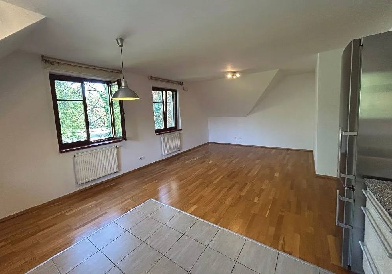 Частично меблированная 1-комнатная квартира в Праге 9 photo 2 of 8
