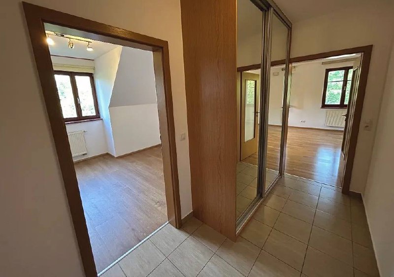 Частично меблированная 1-комнатная квартира в Праге 9 photo 3 of 8