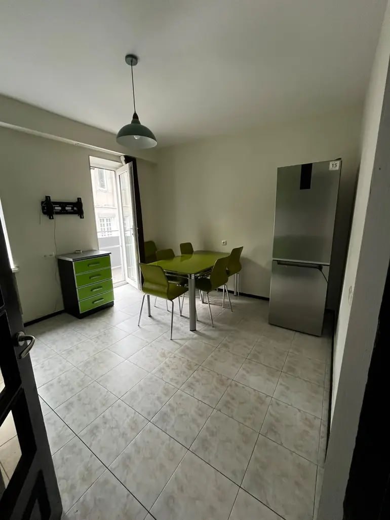 Three-Room Apartment in Old Tbilisi photo 6 of 8