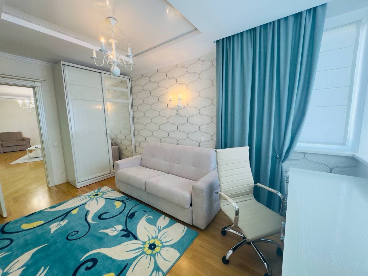Three-Room Apartment in Central Chisinau photo 3 of 8