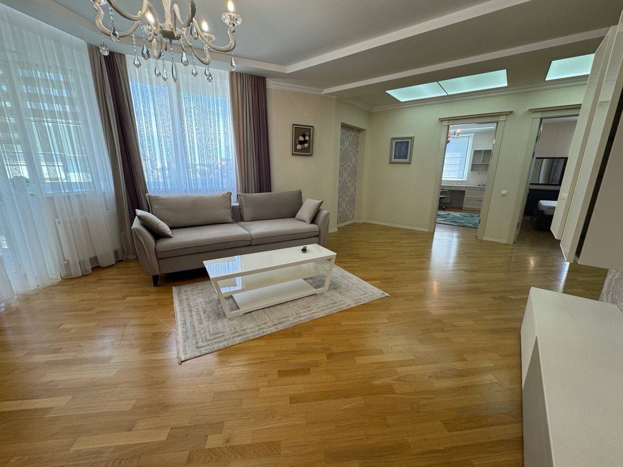 Three-Room Apartment in Central Chisinau photo 5 of 8