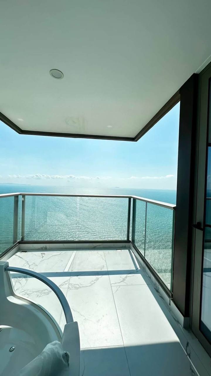 2-Bedroom Sea-View Apartment at Copacabana photo 5 of 8