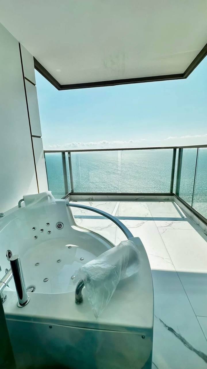 2-Bedroom Sea-View Apartment at Copacabana photo 6 of 8