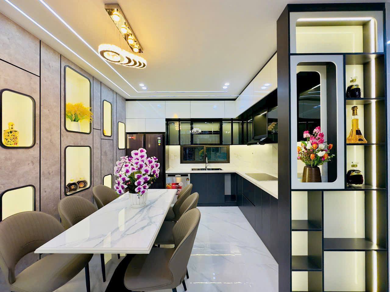 Three-Bedroom House in Hoa Khanh photo 4 of 8
