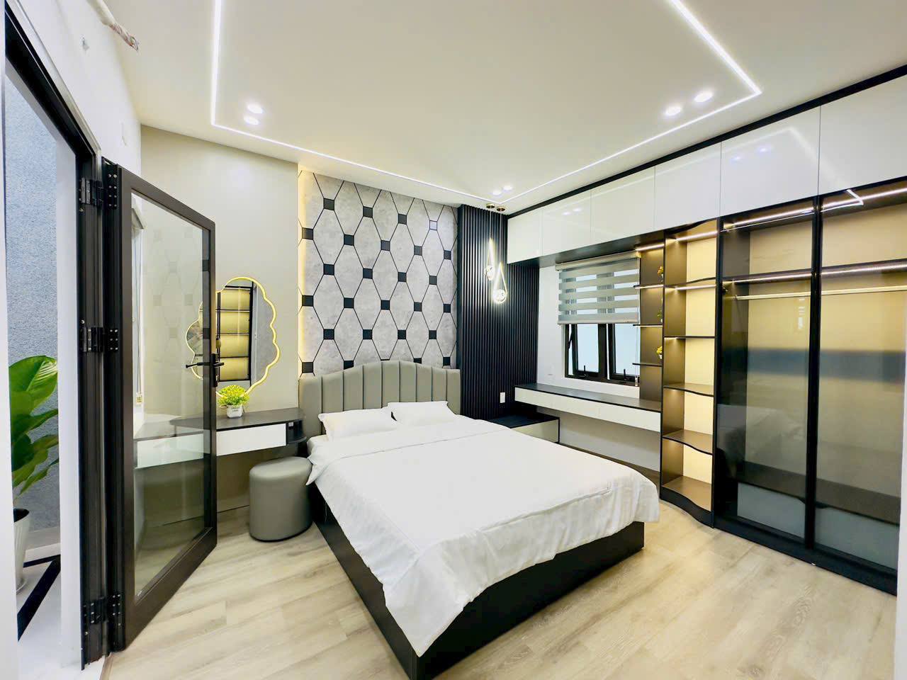 Three-Bedroom House in Hoa Khanh photo 7 of 8