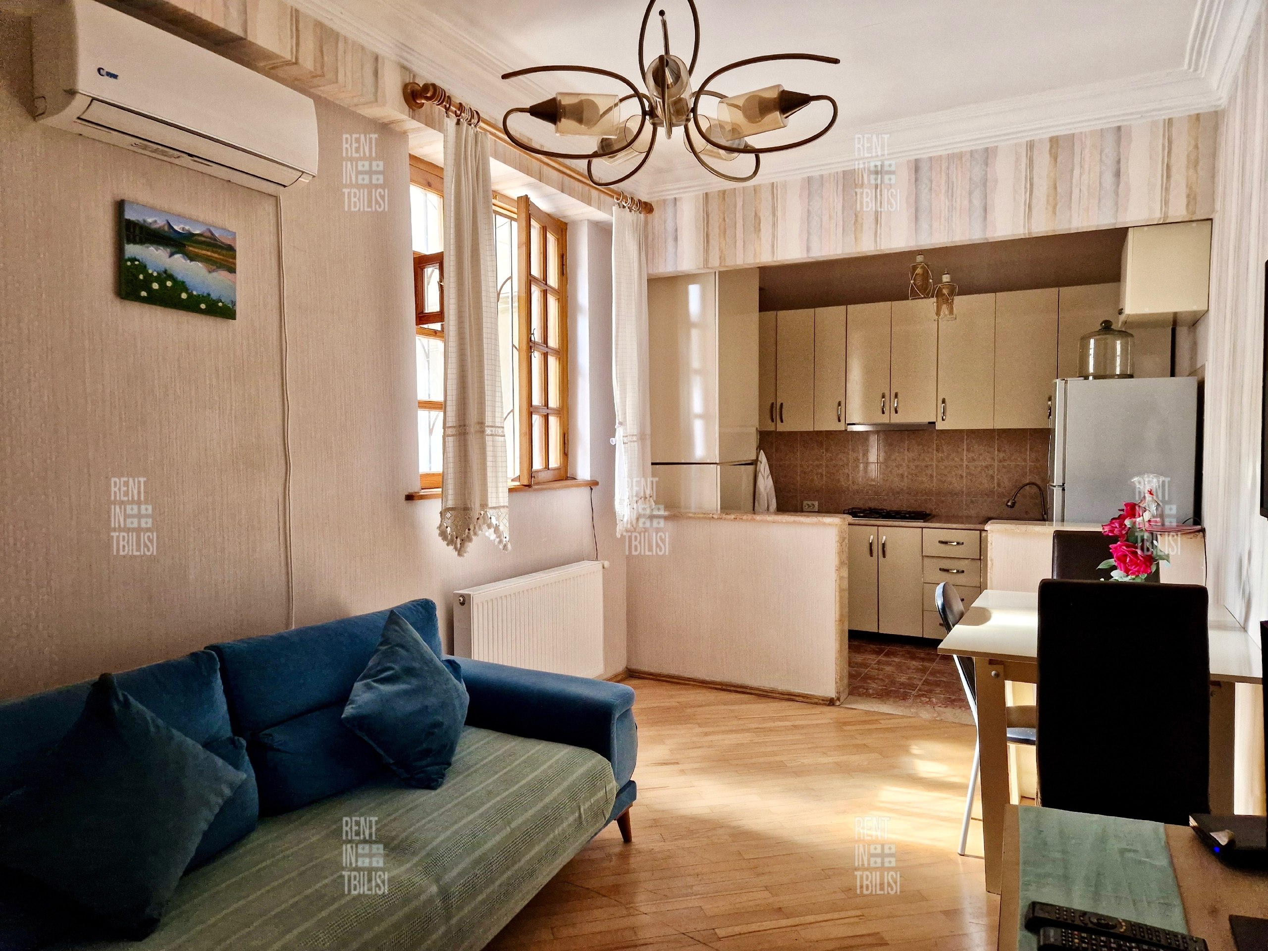 Spacious 2-Bedroom Apartment with Private Courtyard photo 4 of 8