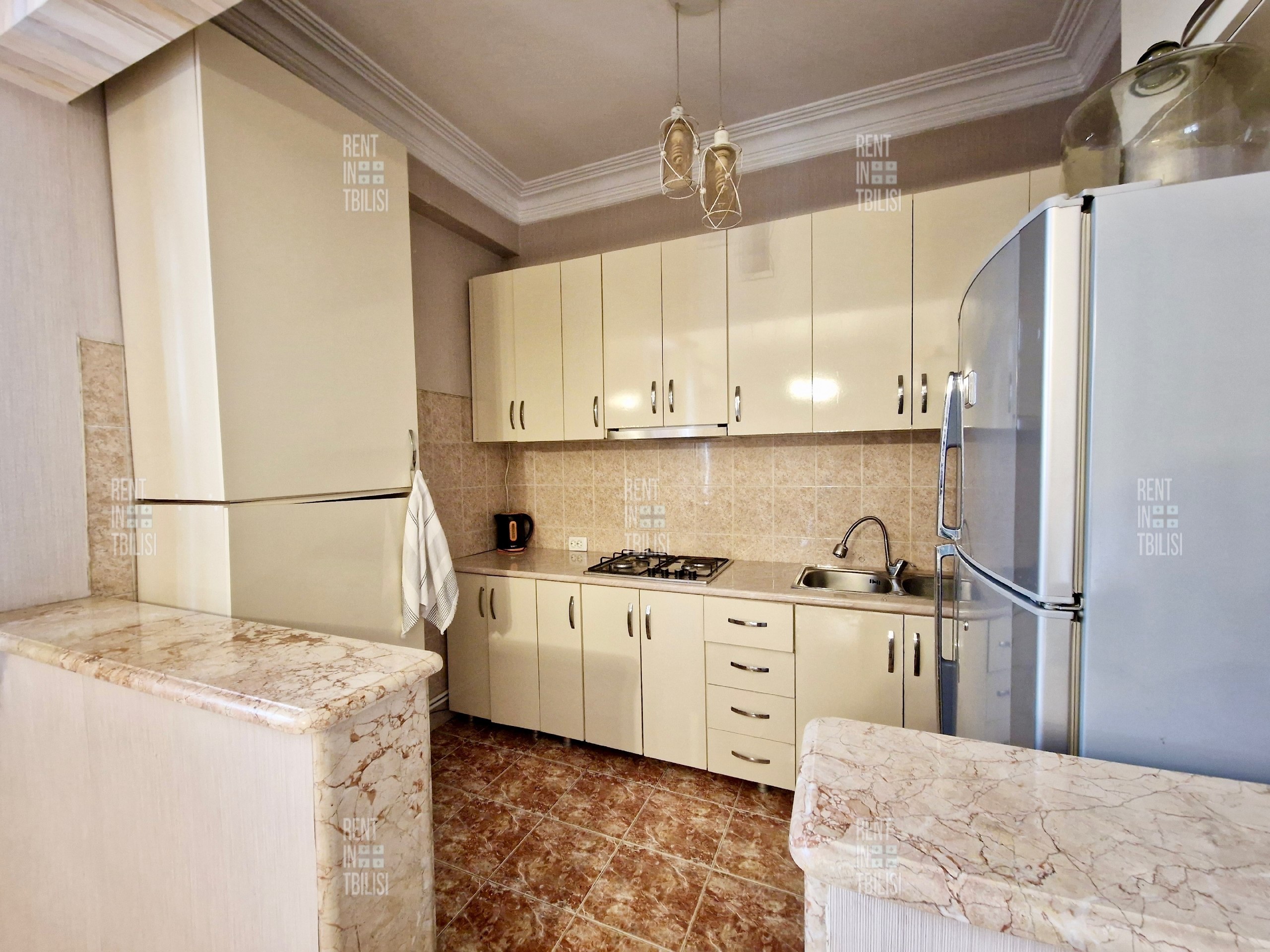 Spacious 2-Bedroom Apartment with Private Courtyard photo 5 of 8