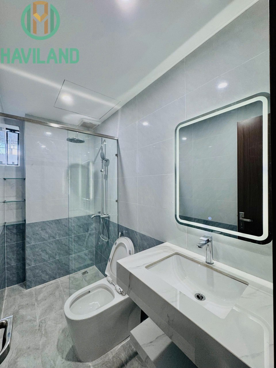 Fully Furnished Serviced Apartment with Balcony photo 3 of 8