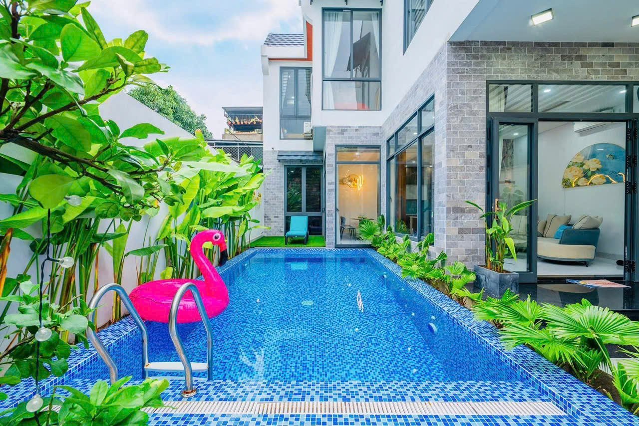 4-Bedroom Villa with Pool in Son Tra photo 1 of 8