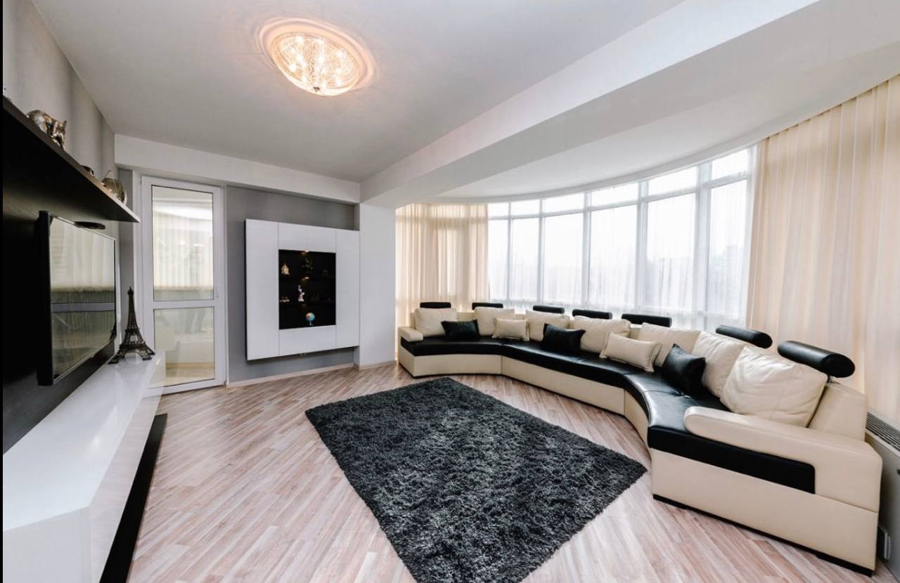 Two-Bedroom Apartment in Central Chisinau photo 2 of 8
