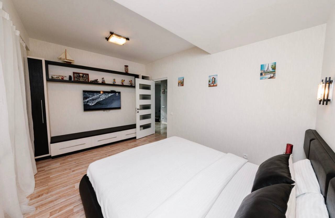 Two-Bedroom Apartment in Central Chisinau photo 6 of 8