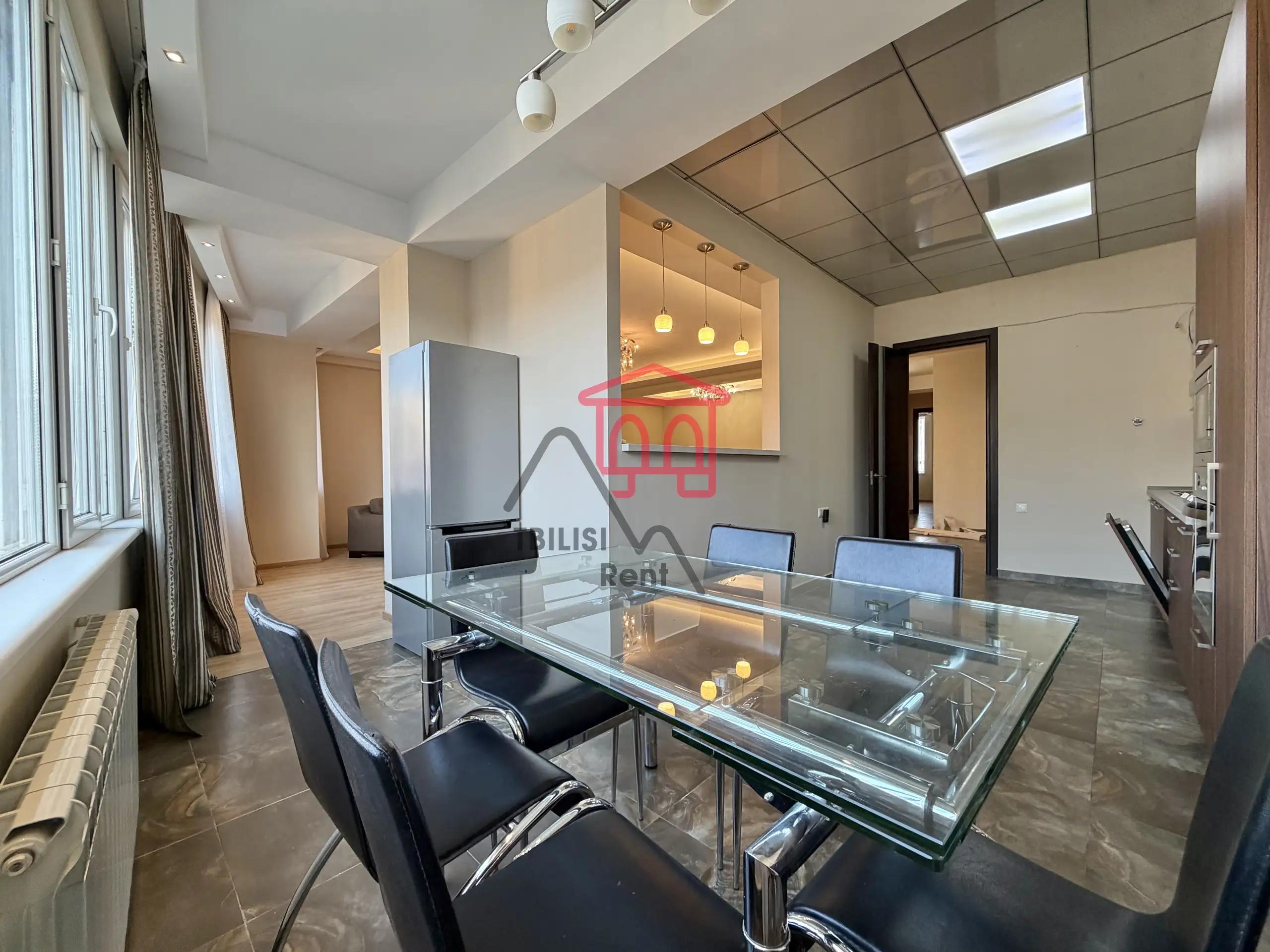 Spacious 3-Bedroom Apartment in Saburtalo photo 2 of 8