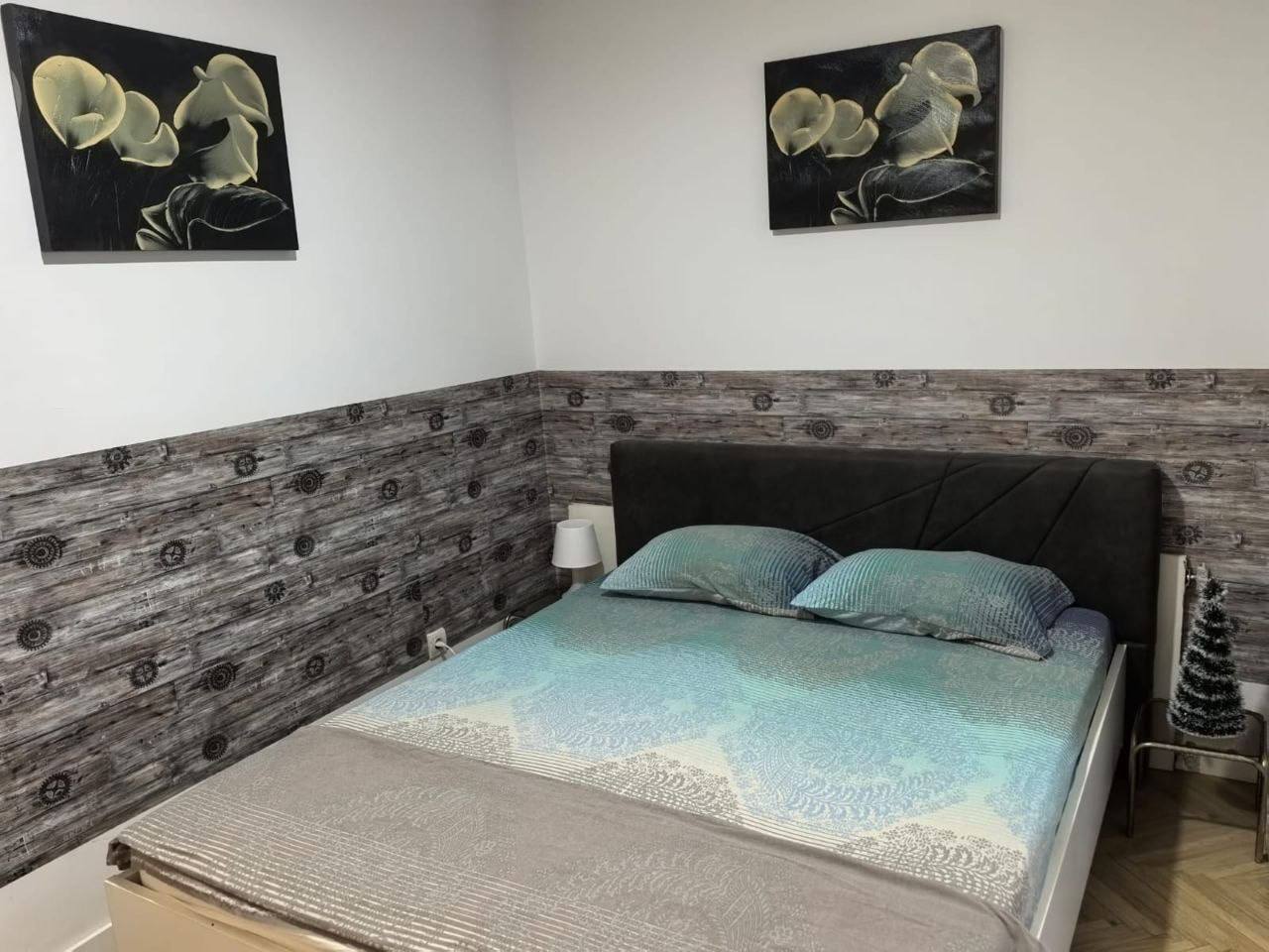 One-Bedroom Apartment in Stari Grad photo 1 of 8