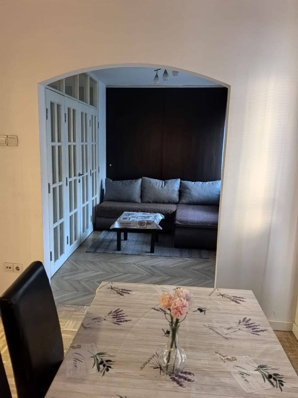 One-Bedroom Apartment in Stari Grad photo 4 of 8