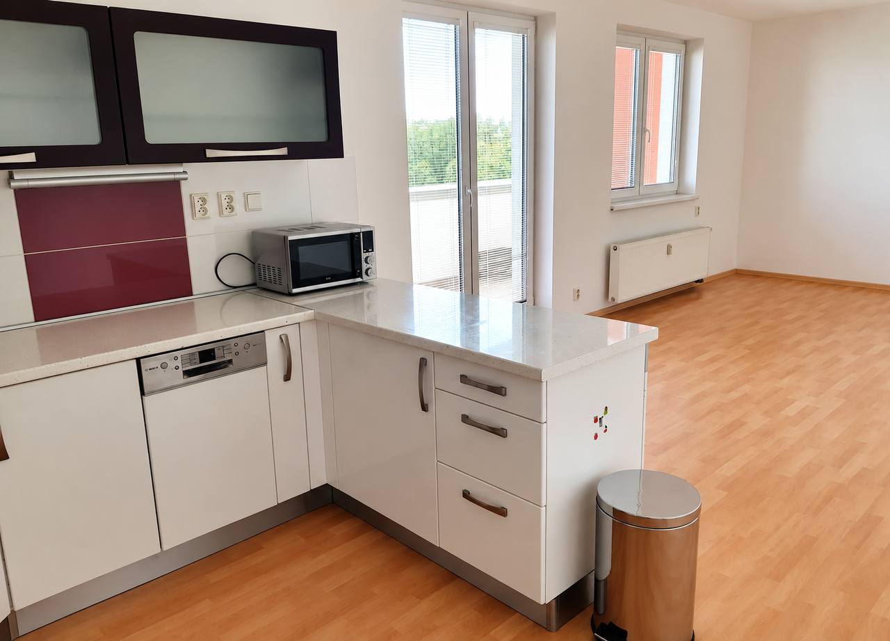 2+kk Apartment with Balcony in Prague photo 1 of 8