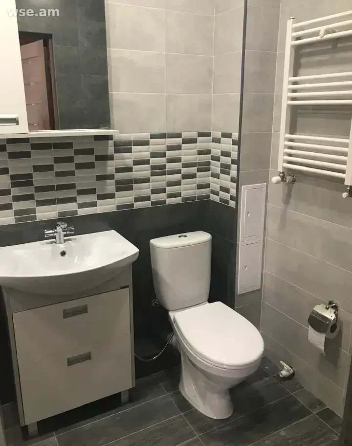 1-Bedroom Apartment in Arabkir photo 7 of 8