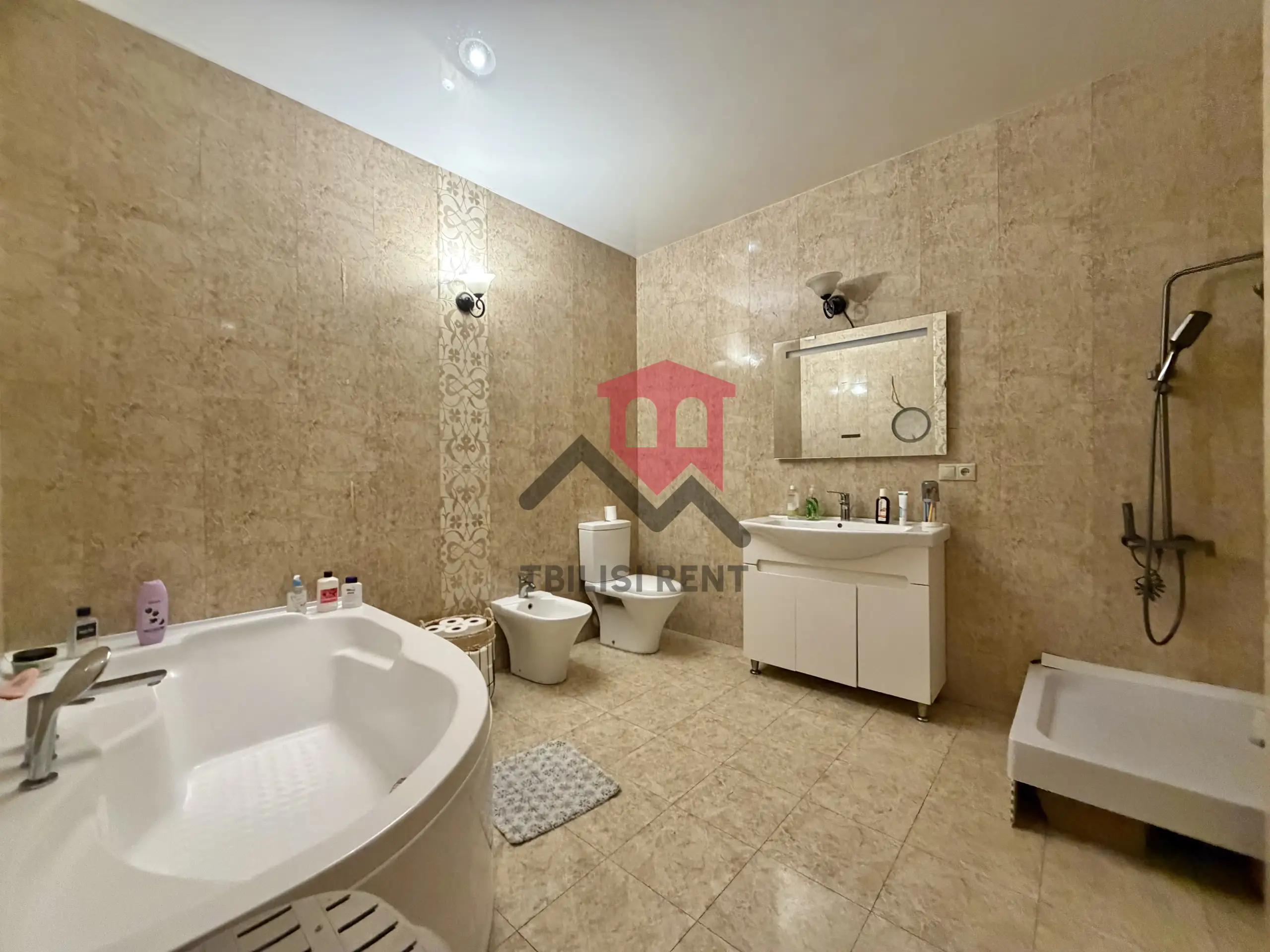 Spacious 3-Bedroom Apartment in Saburtalo photo 8 of 8