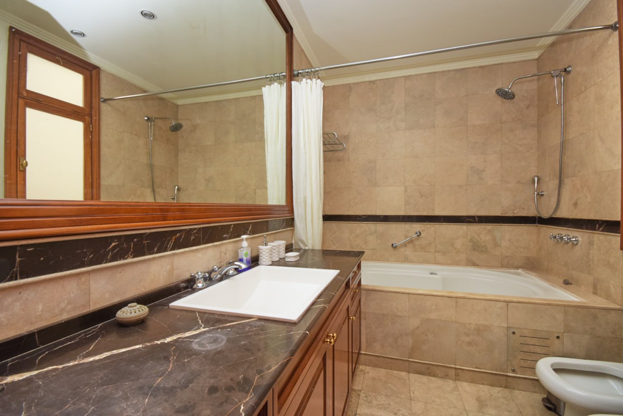 Four-Room Apartment in Recoleta photo 6 of 8